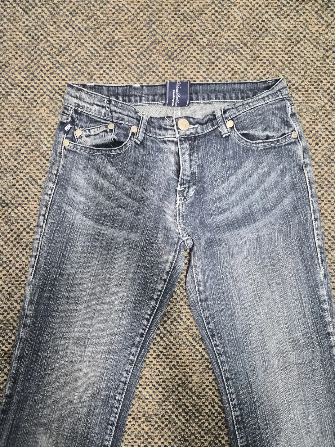Victoria beckham crowned emblem, rock revival, vintage jeans - photo 3