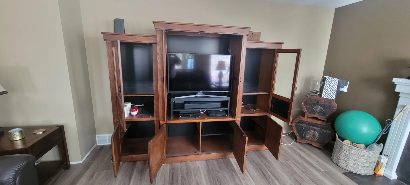 Solid oak entertainment centre - photo 2