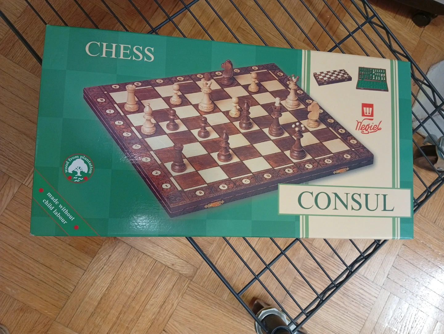 Megiel Consul Chess Set