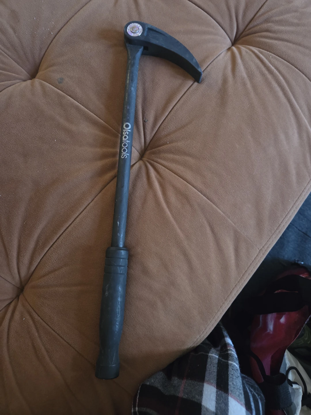 Olsatools Pry Bar with Scraper