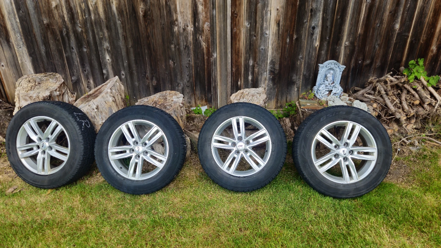 DAI Wheels with Toyo Observe GSI-5 Winter Tires 225/65R17