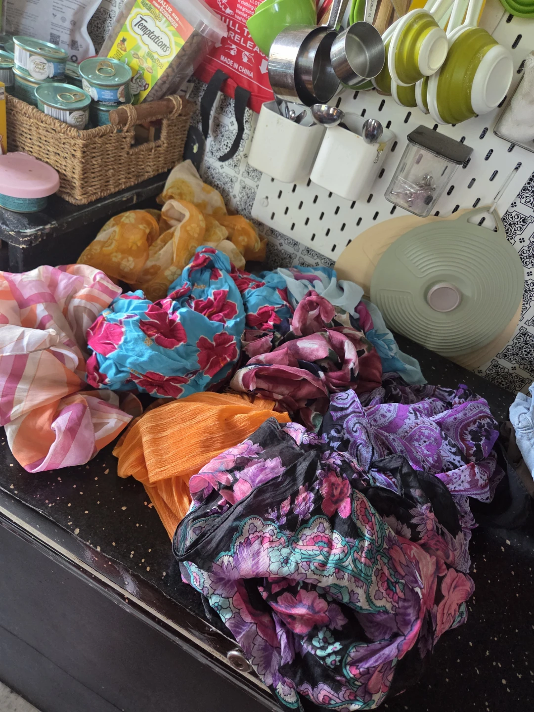 Mixed Lot of Women's Scarves