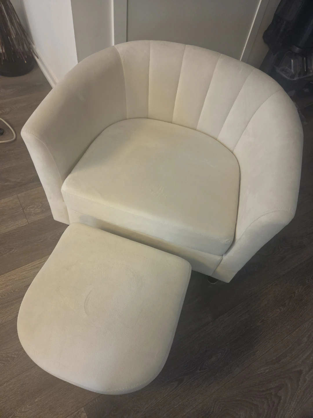 Barrel Chair With Ottoman