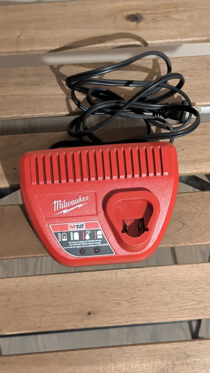 Milwaukee M12 Battery Charger