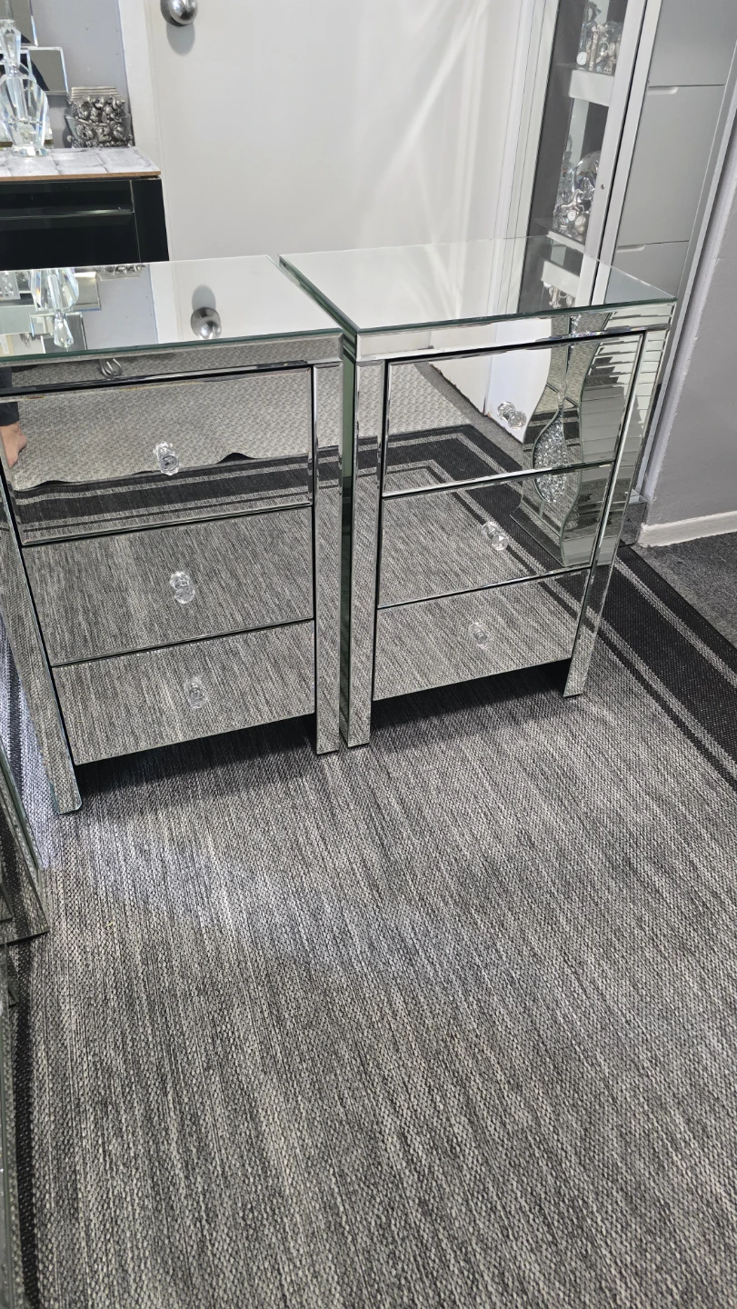 Mirrored 3-Drawer Chest