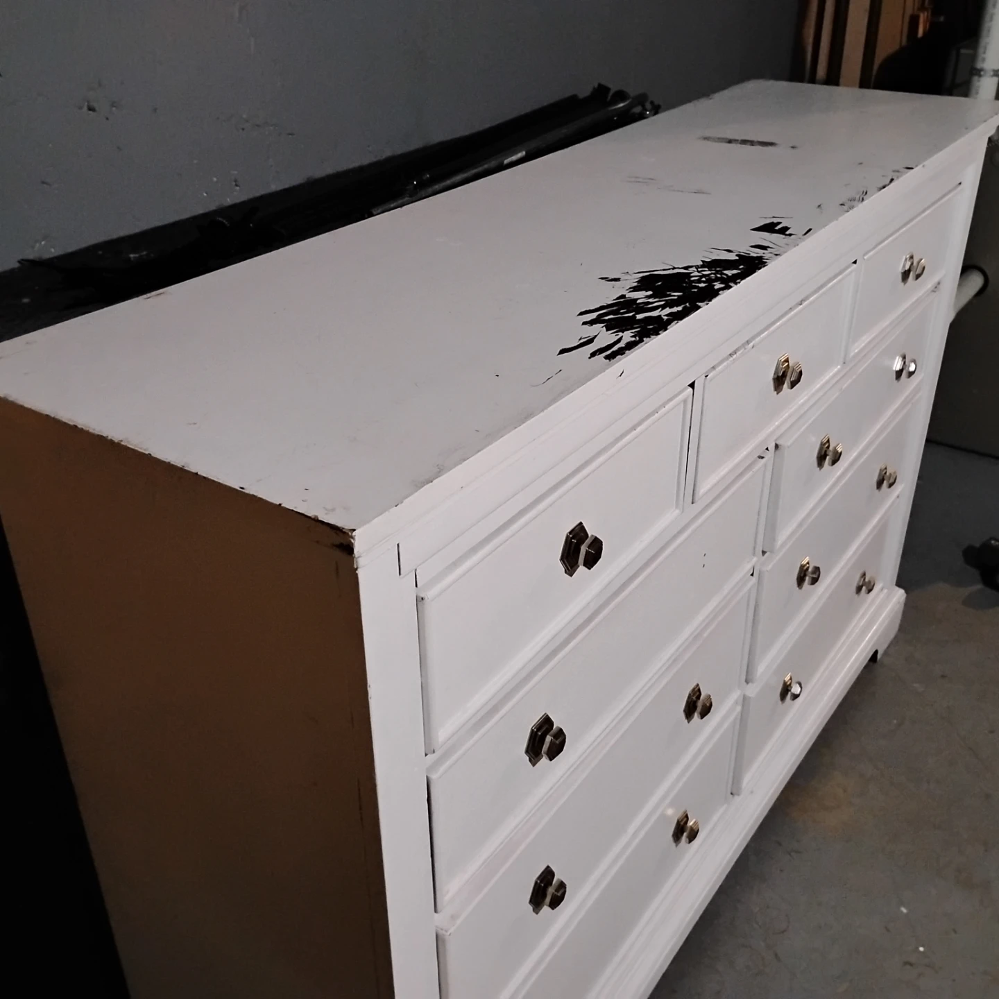 White 9-Drawer Dresser - photo 2