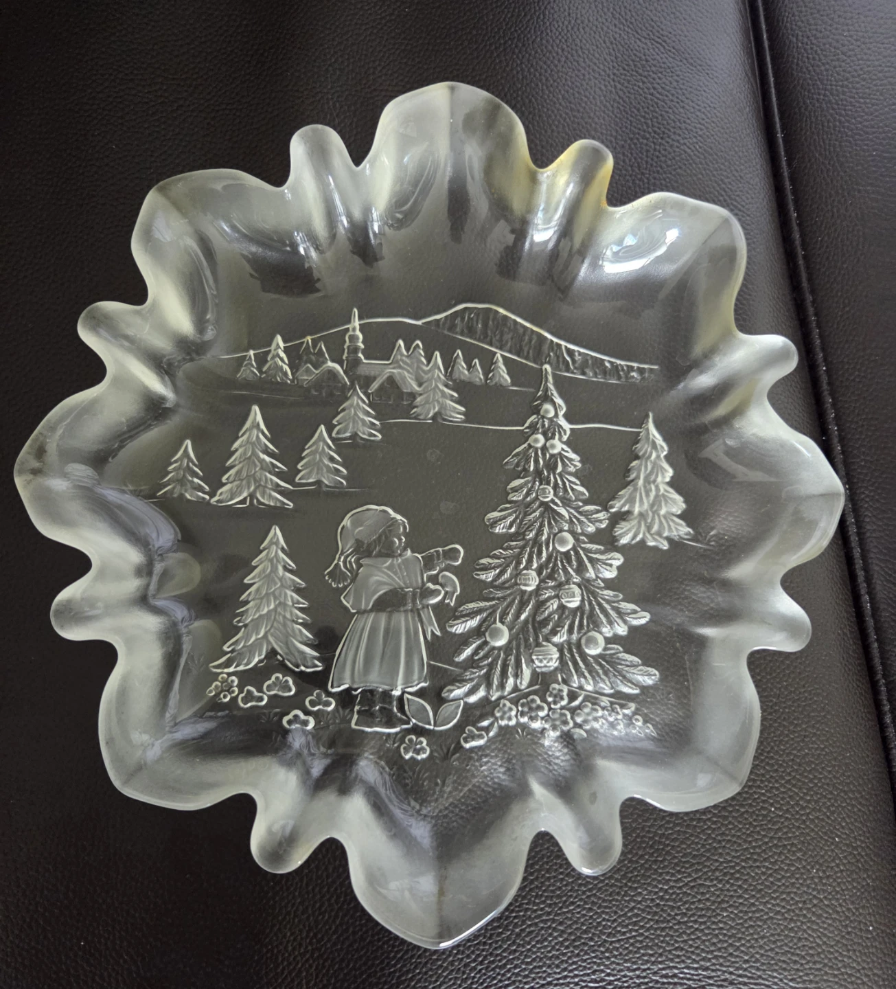 One Glass Frosted Christmas Scene Dish