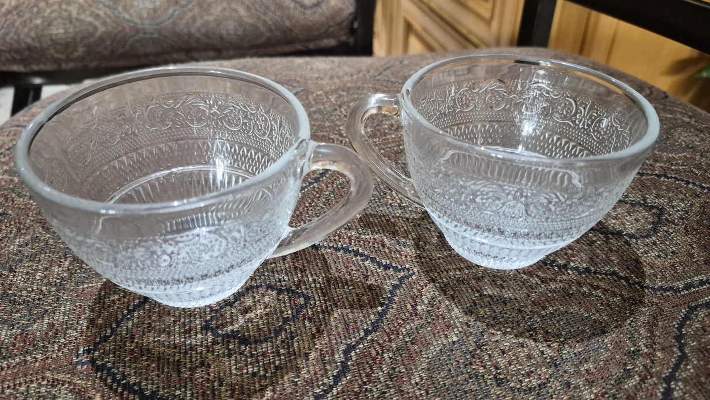 Set of 12 Glass Tea Cups with Embossed Pattern