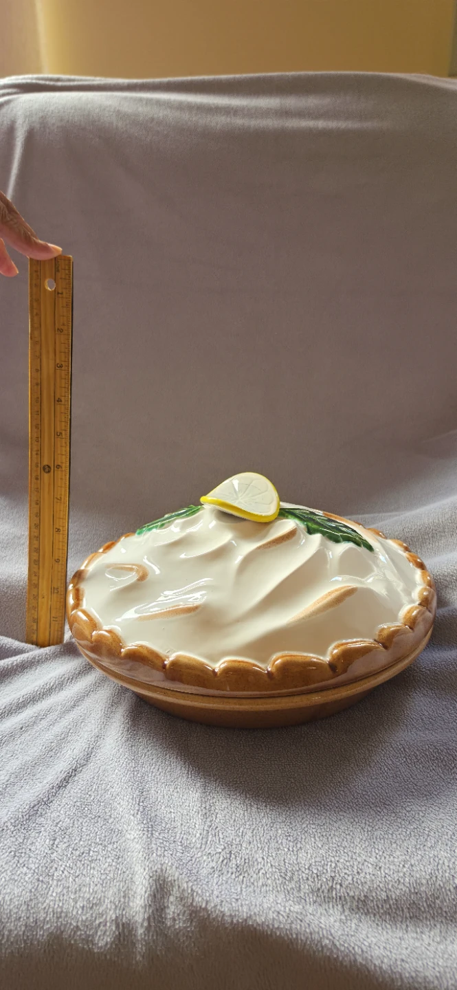 Ceramic Lemon Meringue Pie Keeper - photo 2