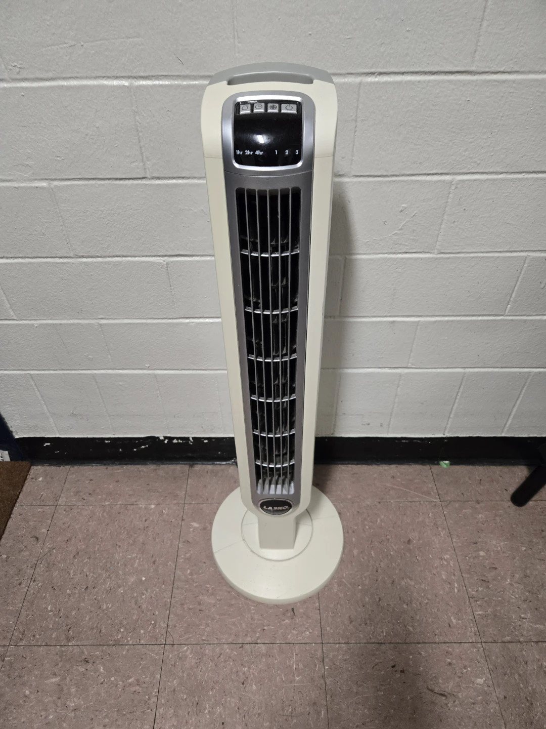 Lasko Oscillating Tower Fan with Electronic Timer - photo 4