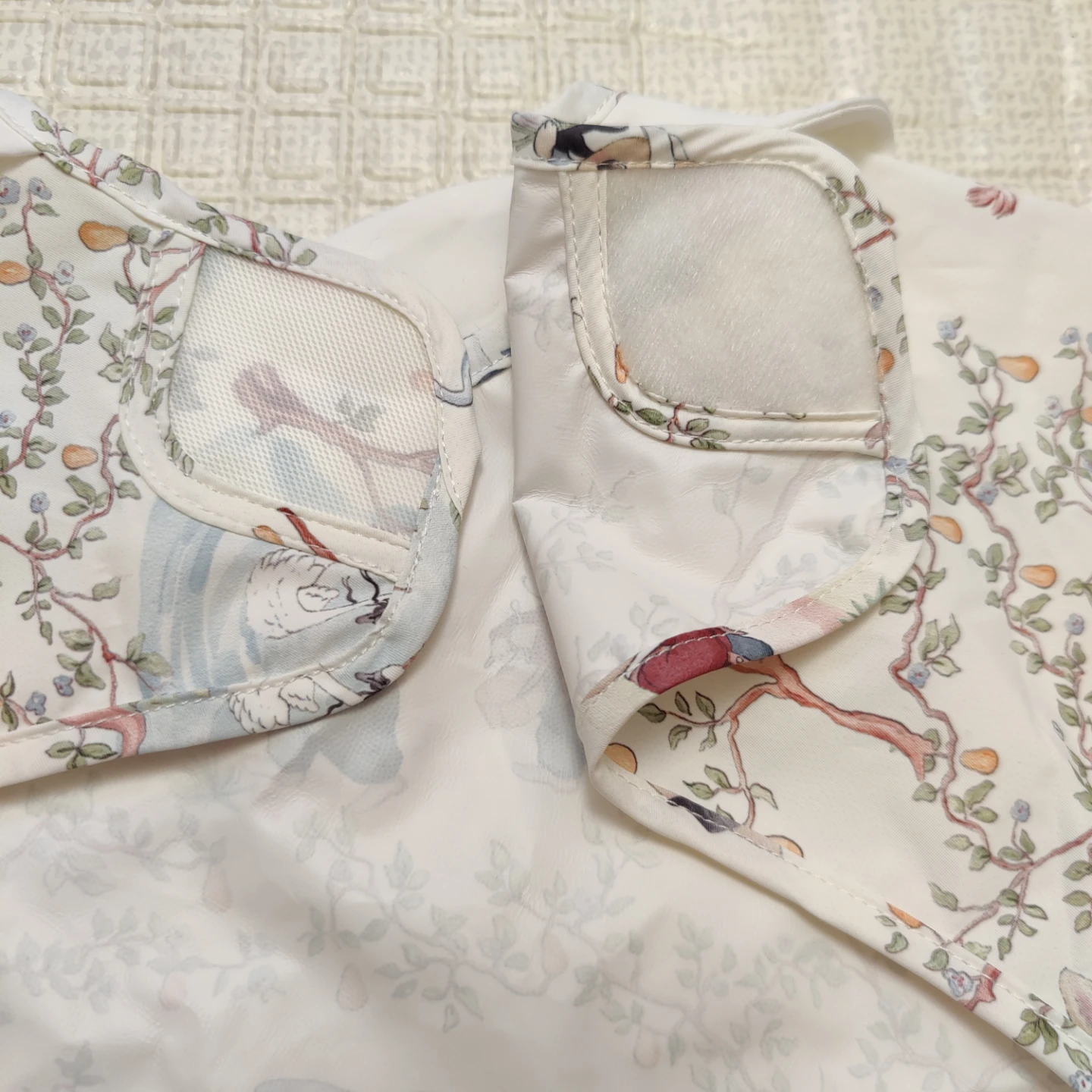 New Oak Family Baby Bib with Sleeves - photo 4