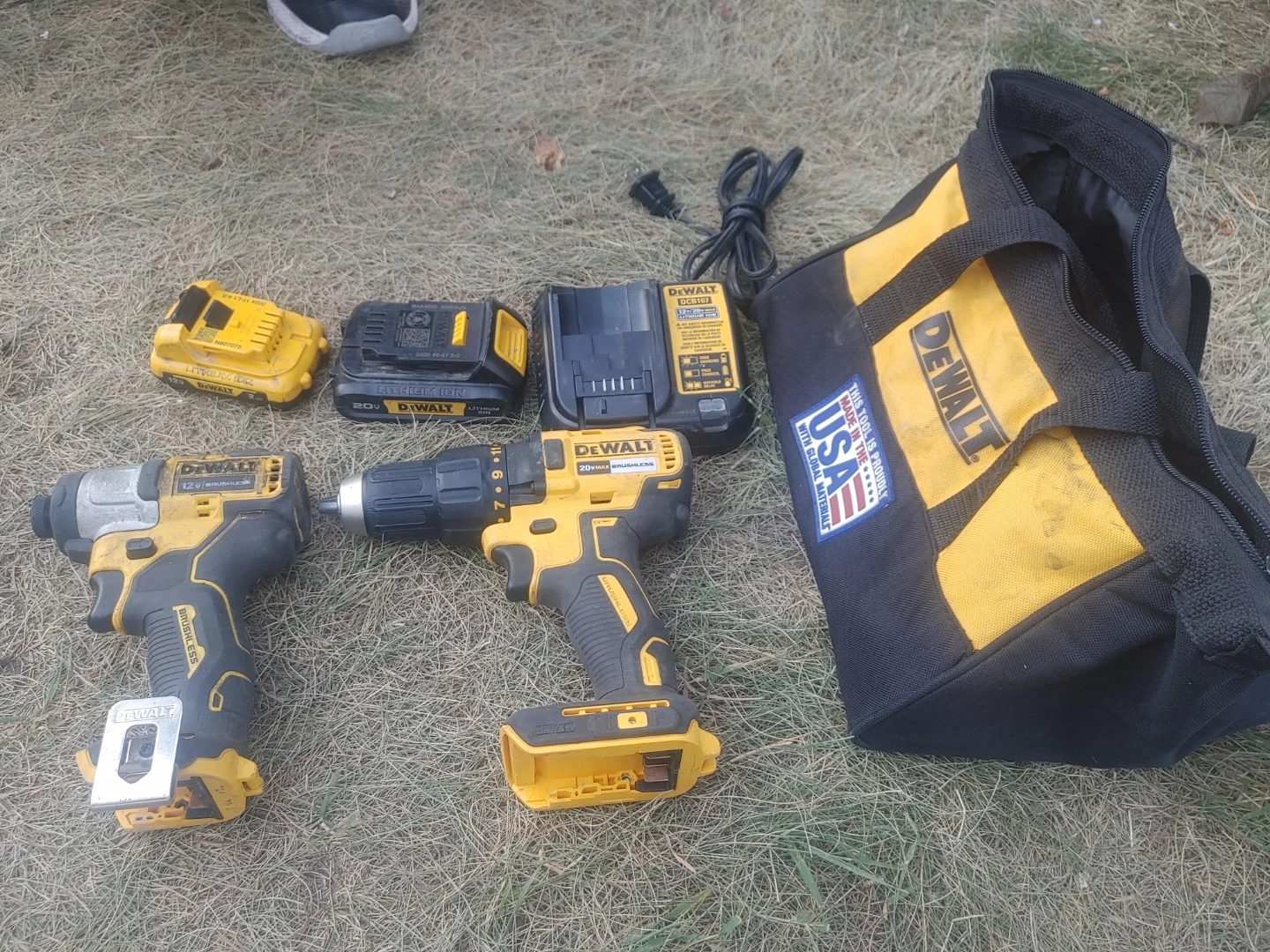 Dewalt 20v drill & 12v impact kit