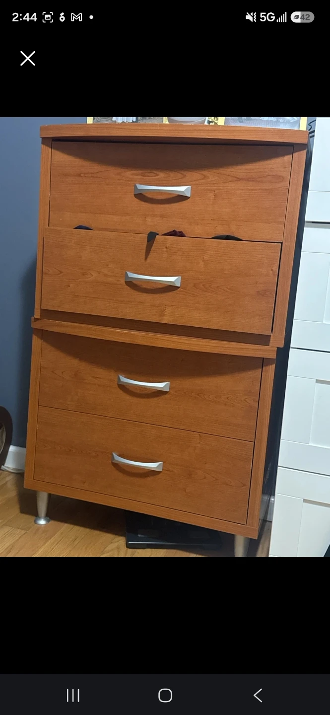 Wooden Dresser with 5 Drawers