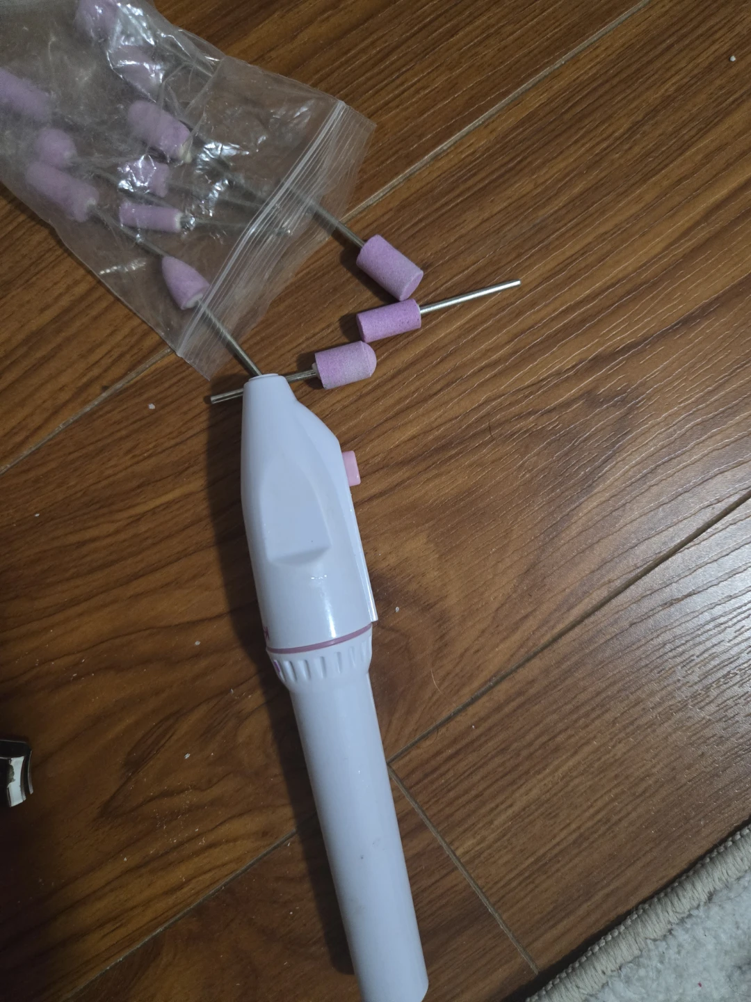 Electric Nail File with Grinding Bits