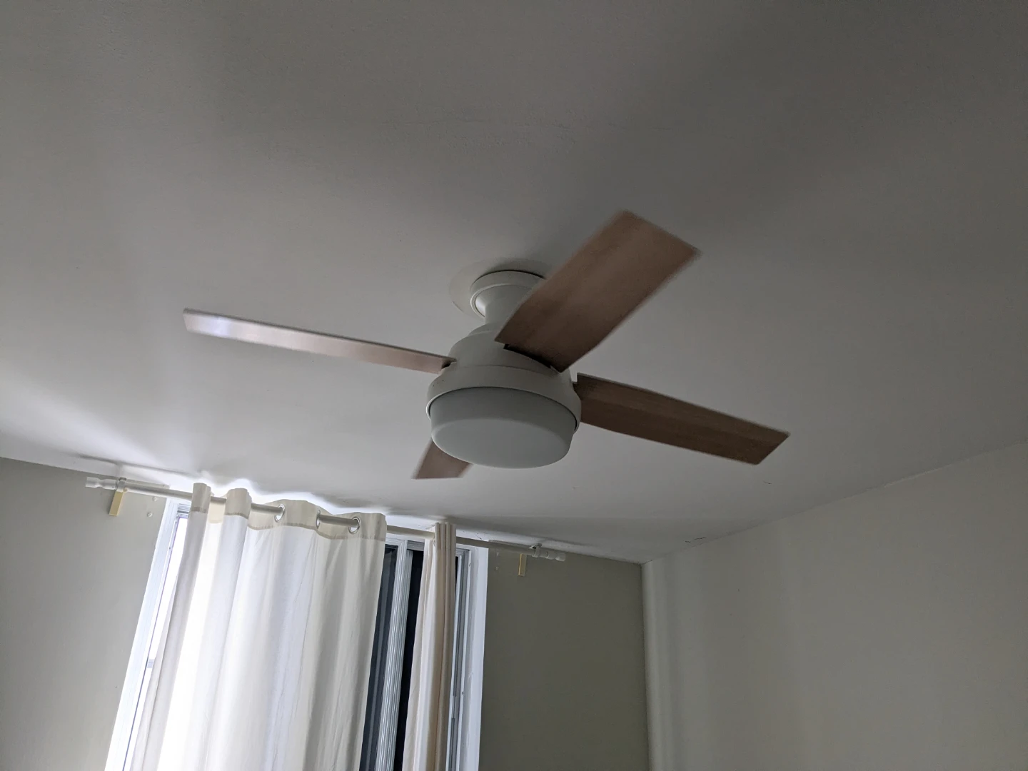 Hunter Ceiling Fan with Light