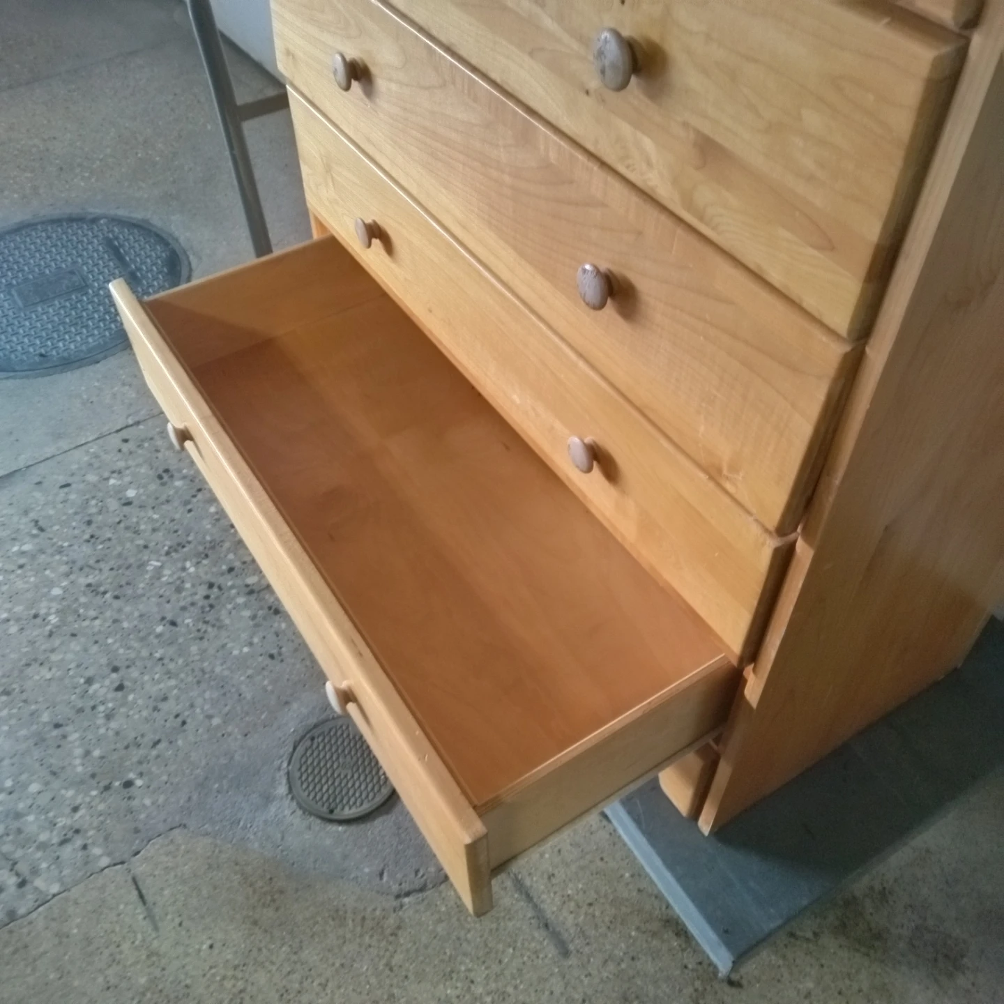 Dresser - photo 2