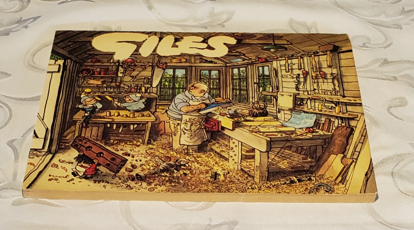 3 GILES comic book collection - photo 2