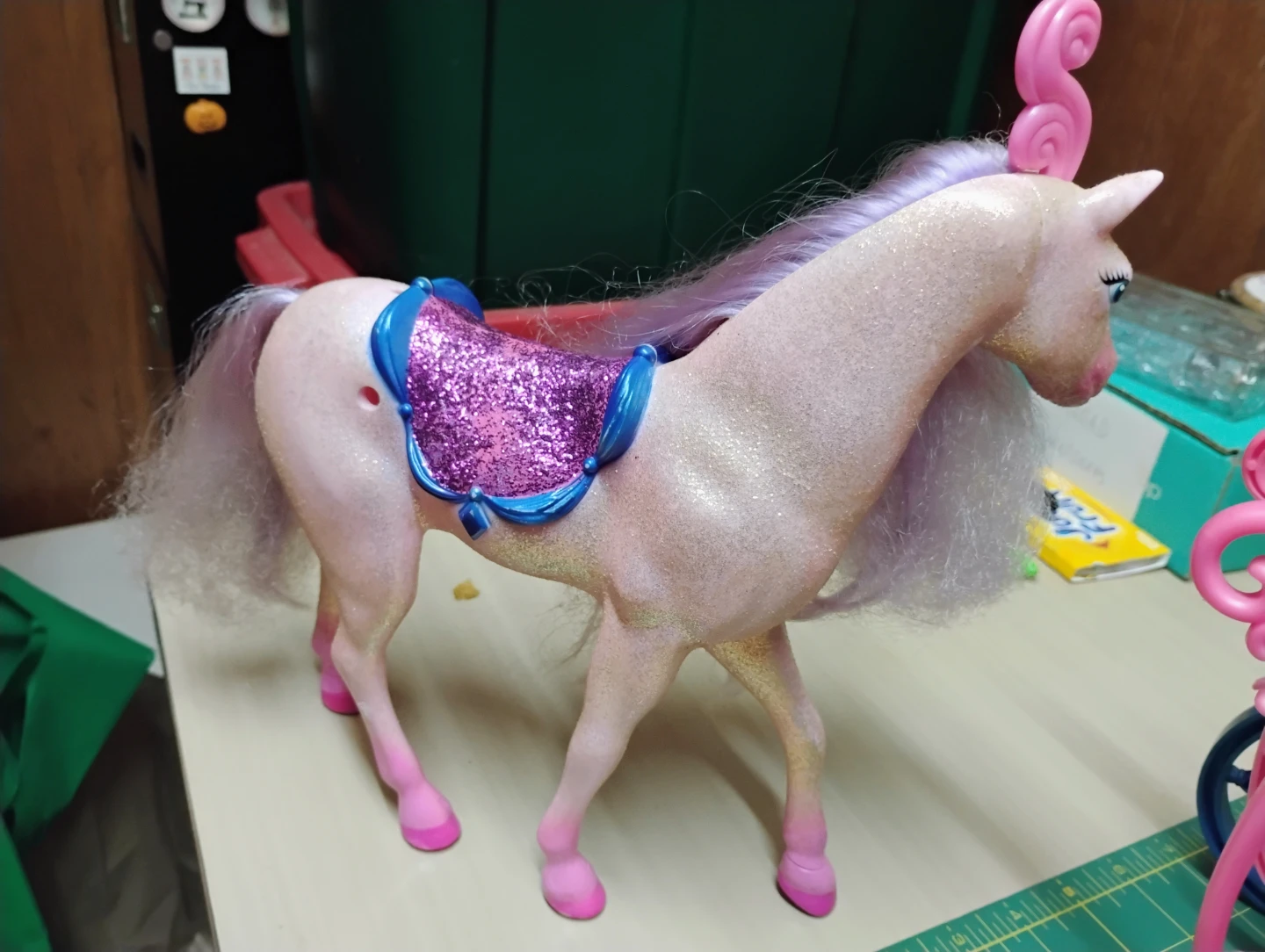 2008 Barbie Diamond Castle Horse Carriage - photo 3