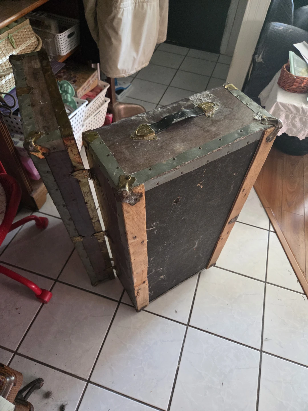 Vintage Wooden Trunk - photo 5