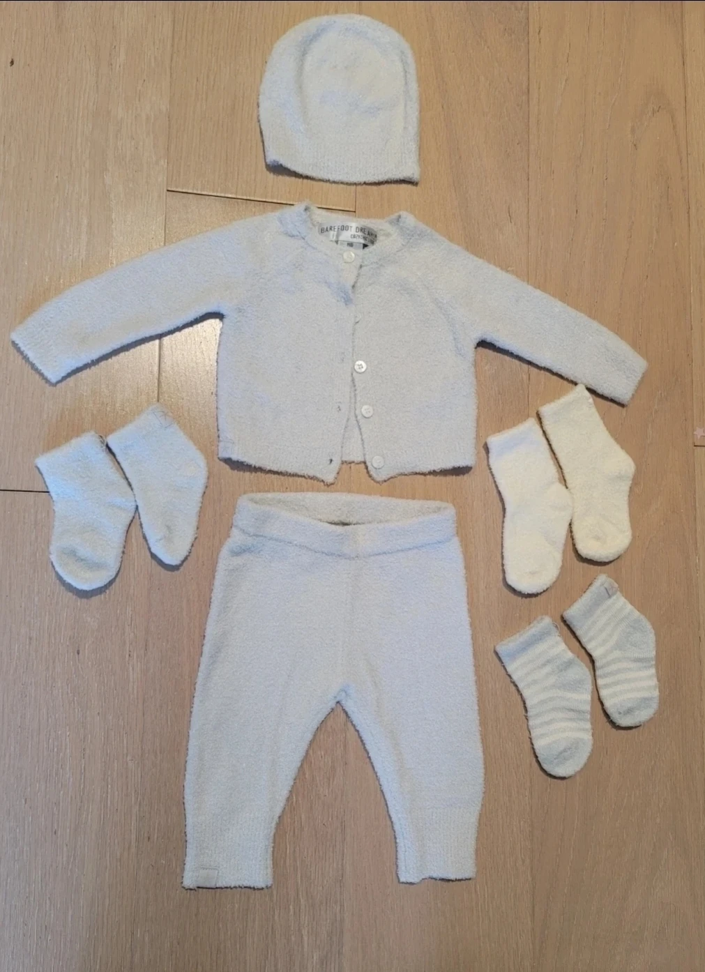 Barefoot Dreams Baby Set Cardigan Pants Hat & Socks