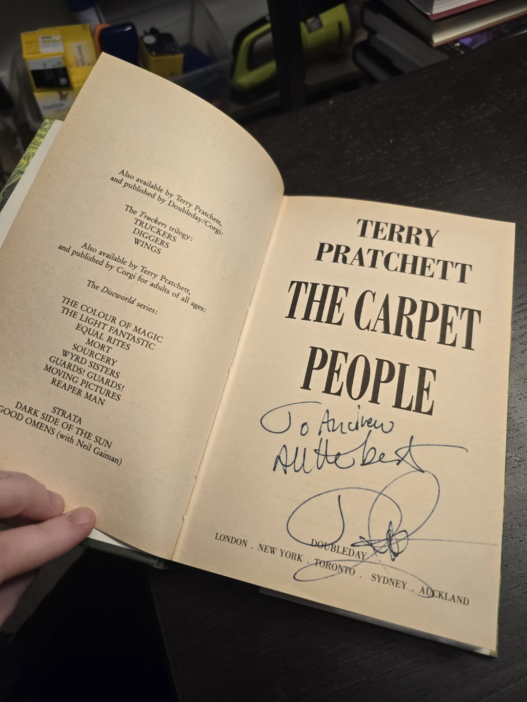 Terry Pratchett The Carpet People Signed Book - photo 2