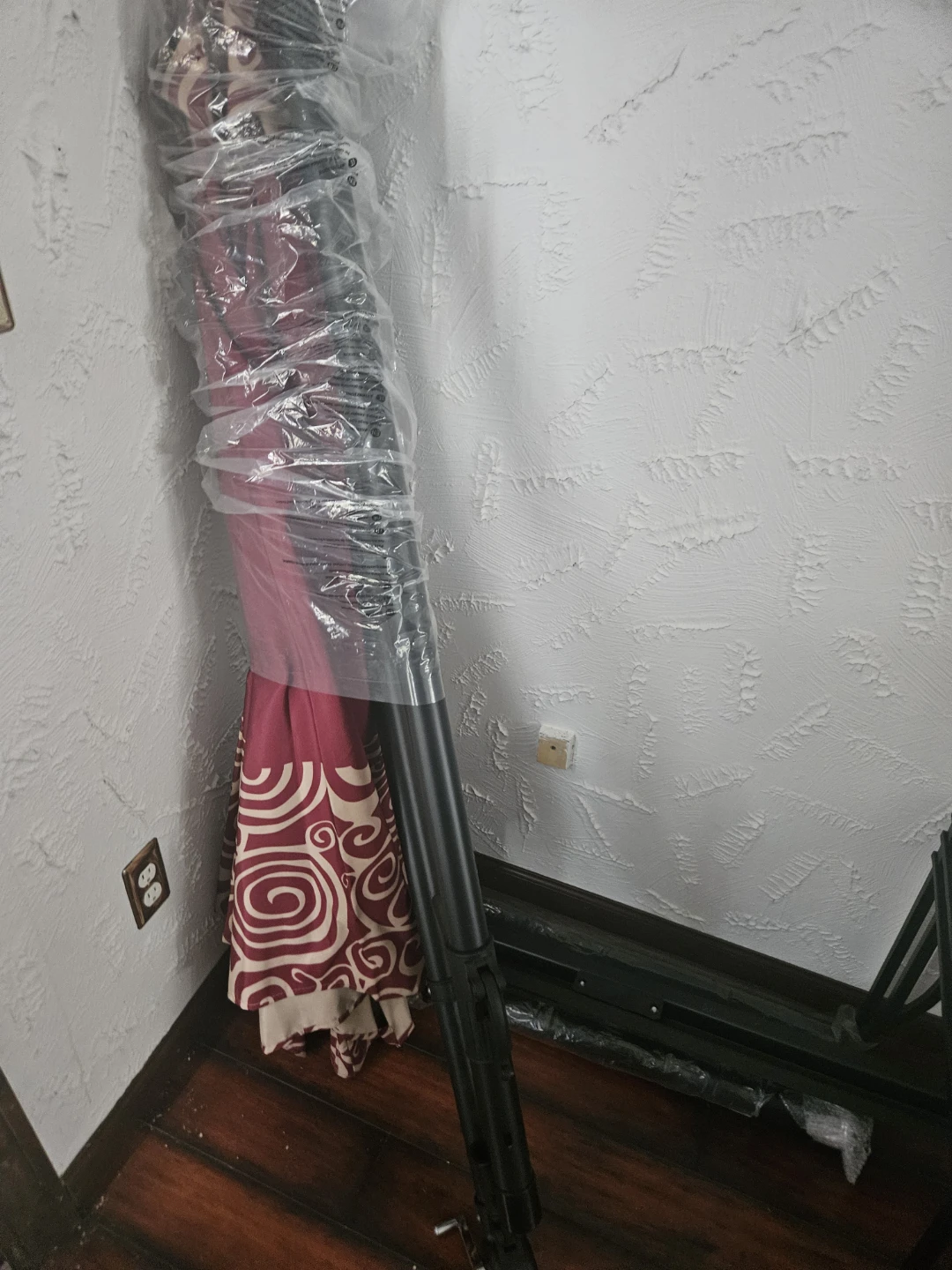 Outdoor Patio Umbrella with Burgundy Swirl Pattern