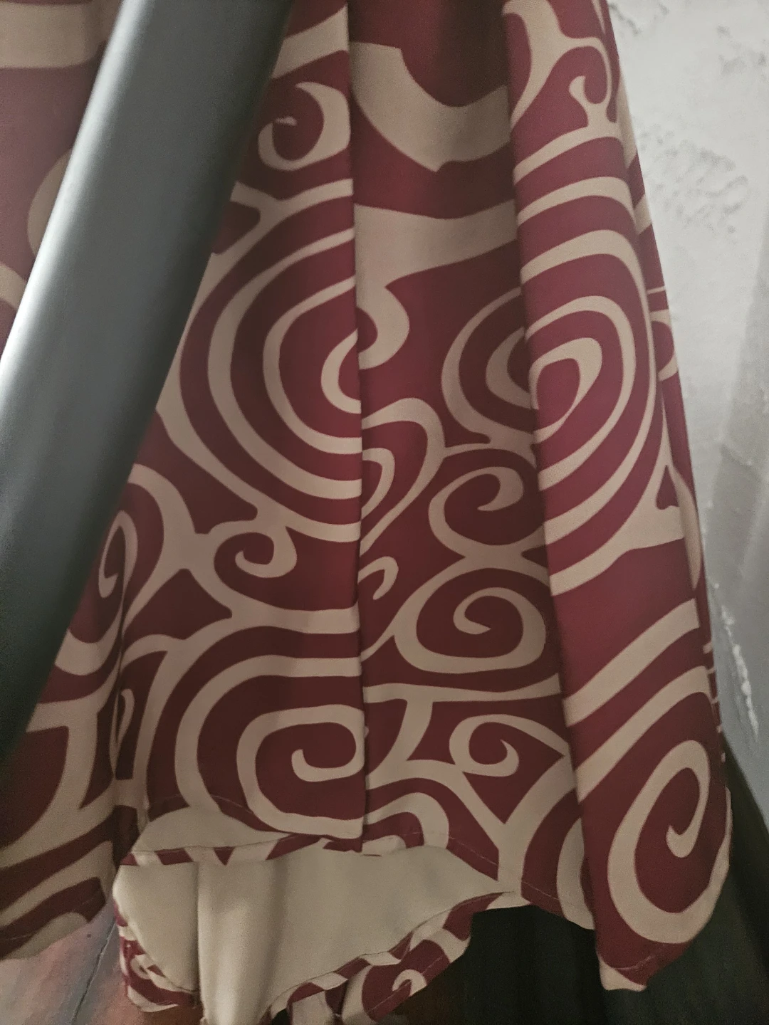 Outdoor Patio Umbrella with Burgundy Swirl Pattern - photo 3