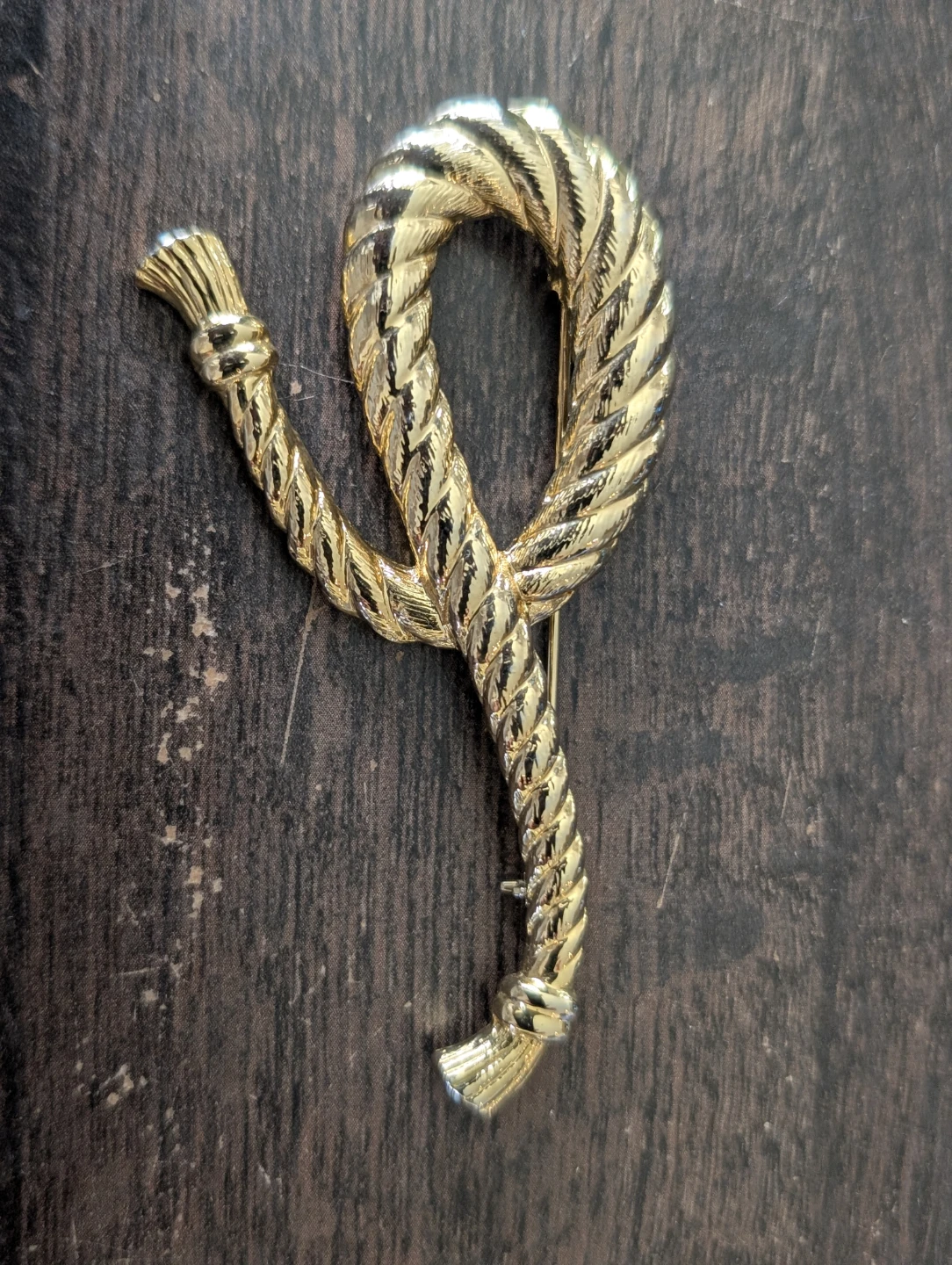 Gold Tone Rope Style Brooch