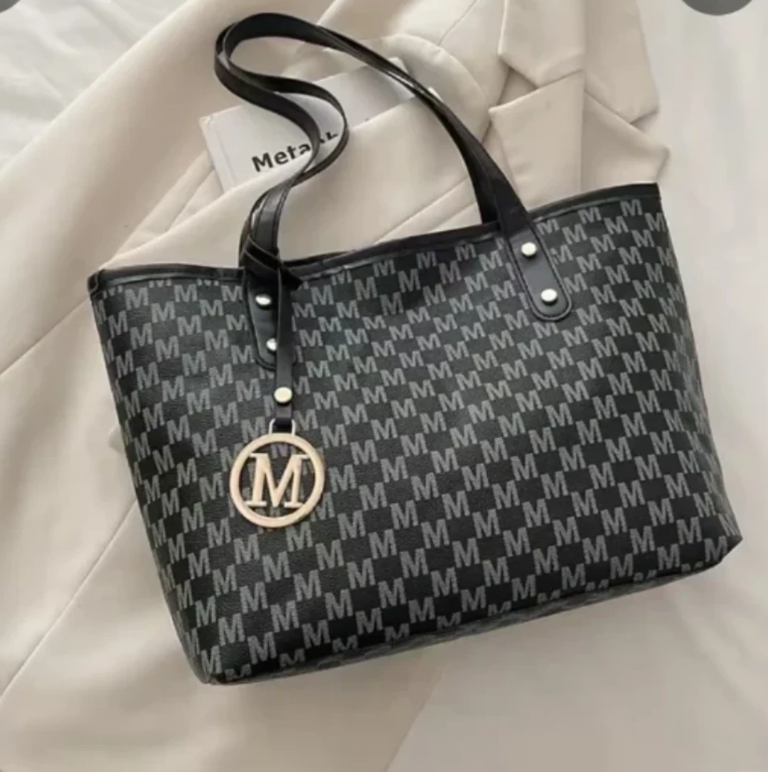 New large  Tote Bag with M Monogram