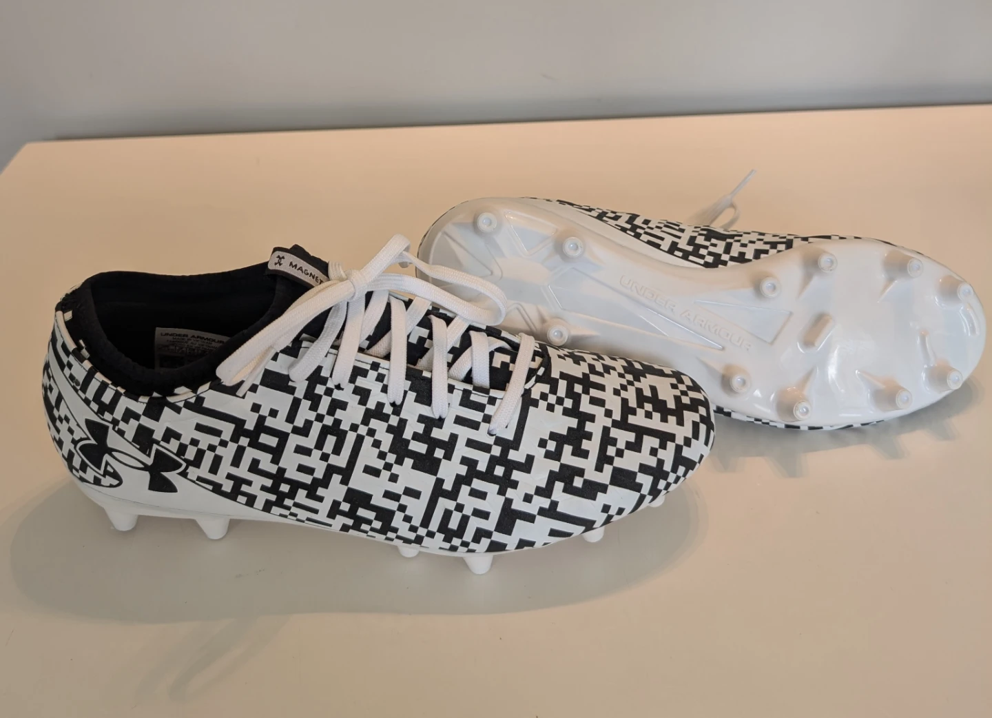 Under Armour Cleats, M 8.5/W 10, NEW! ⚽️ - photo 2