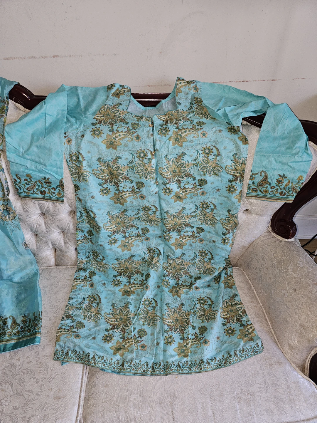 Pakistani Gul ahmed three piece lawn stitched suit - photo 2