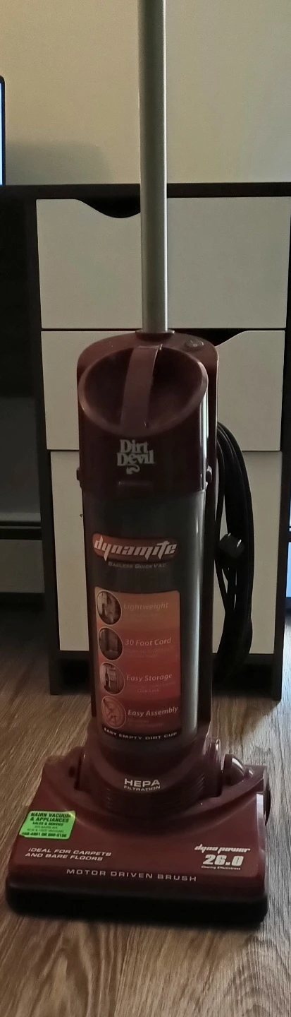 Dirt Devil Dynamite Bagless Quick Vac 26.0 Vacuum