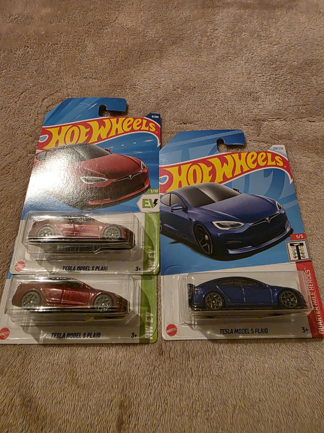 3 Hot Wheels Tesla Model S Plaid Die-cast Cars - photo 2