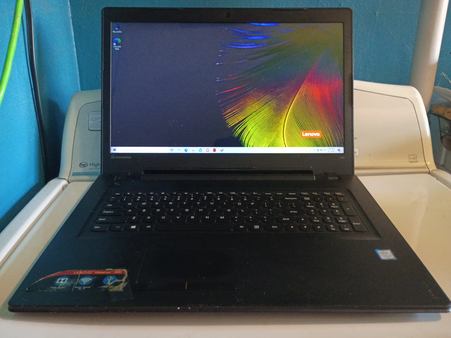 Lenovo Ideapad 300-17ISK Laptop with Charger