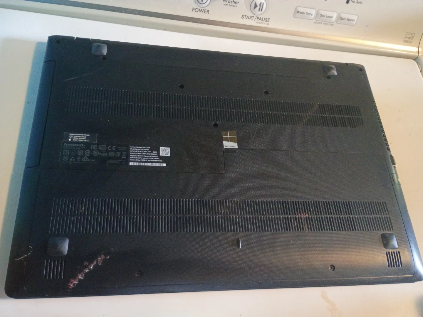 Lenovo Ideapad 300-17ISK Laptop with Charger - photo 3