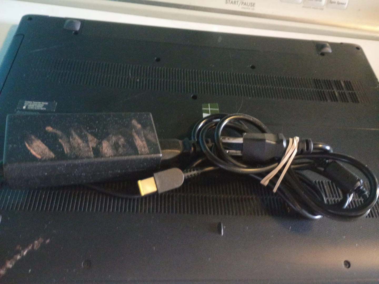 Lenovo Ideapad 300-17ISK Laptop with Charger - photo 5