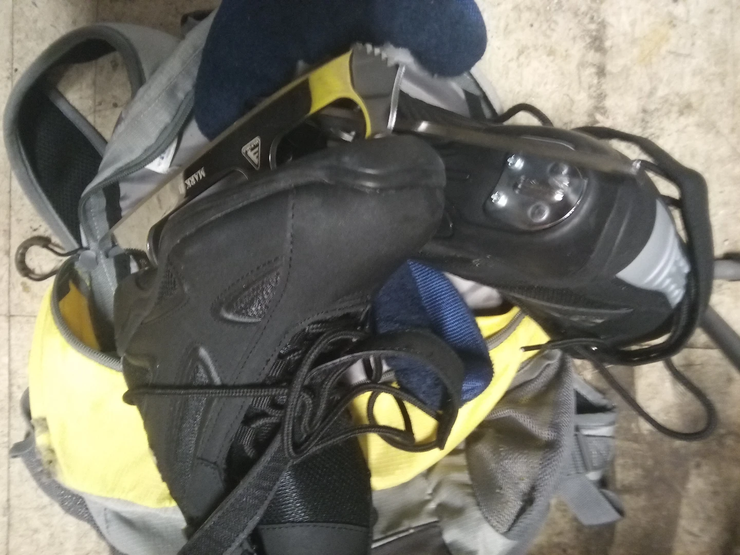 Black Rollerblades with Backpack - photo 2