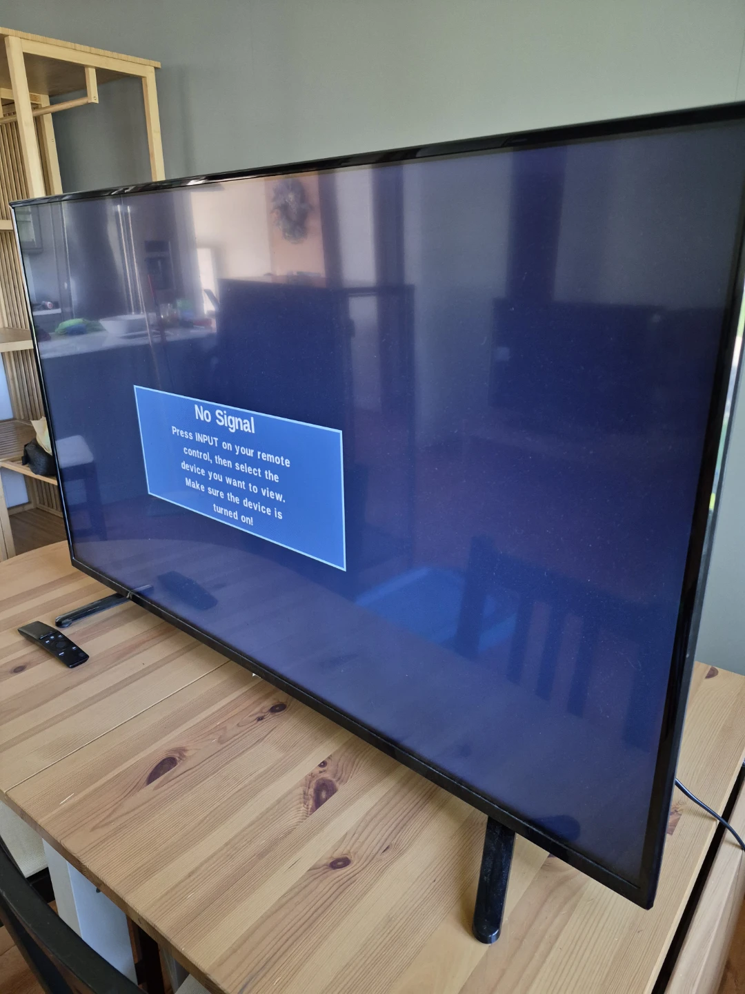 Insignia 48" HD LED TV - photo 2