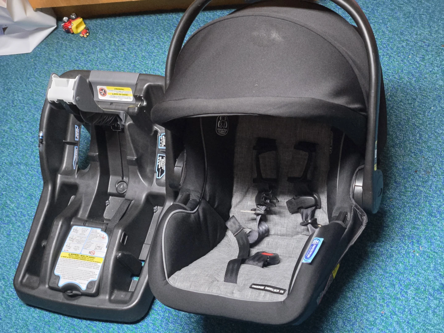 Graco SnugRide SnugLock 35 Infant Car Seat and Base