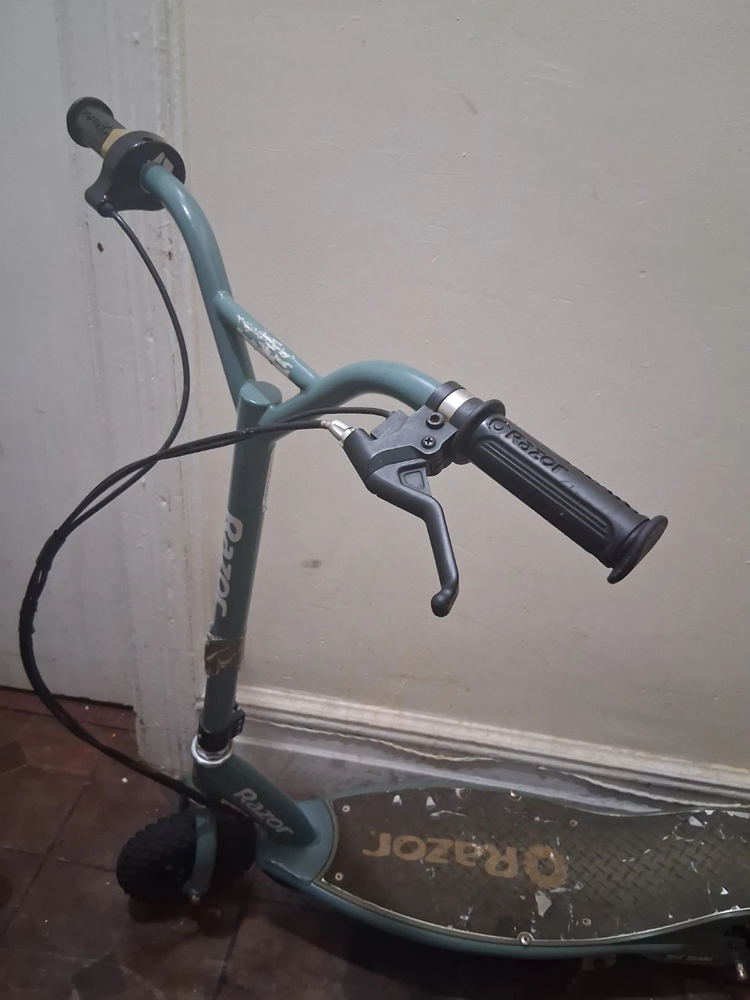 Razor electric scooter - photo 4