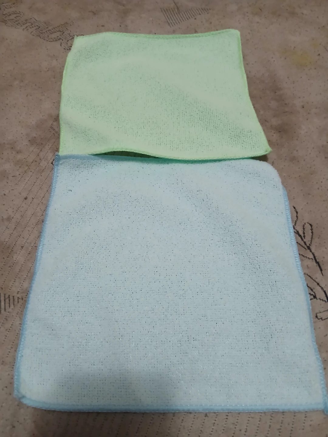 Set of 2 Microfiber Cleaning Cloths