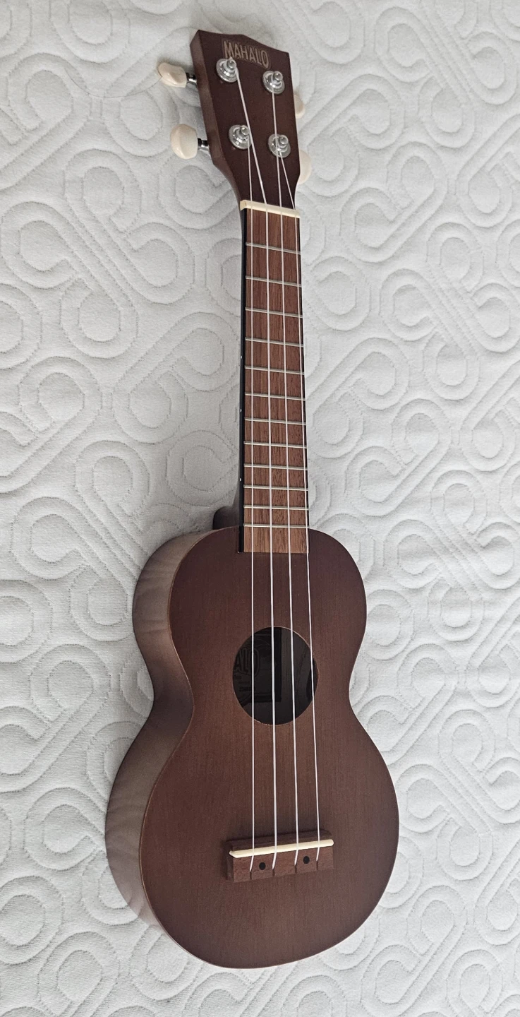 Mahalo Ukulele with Gig Bag