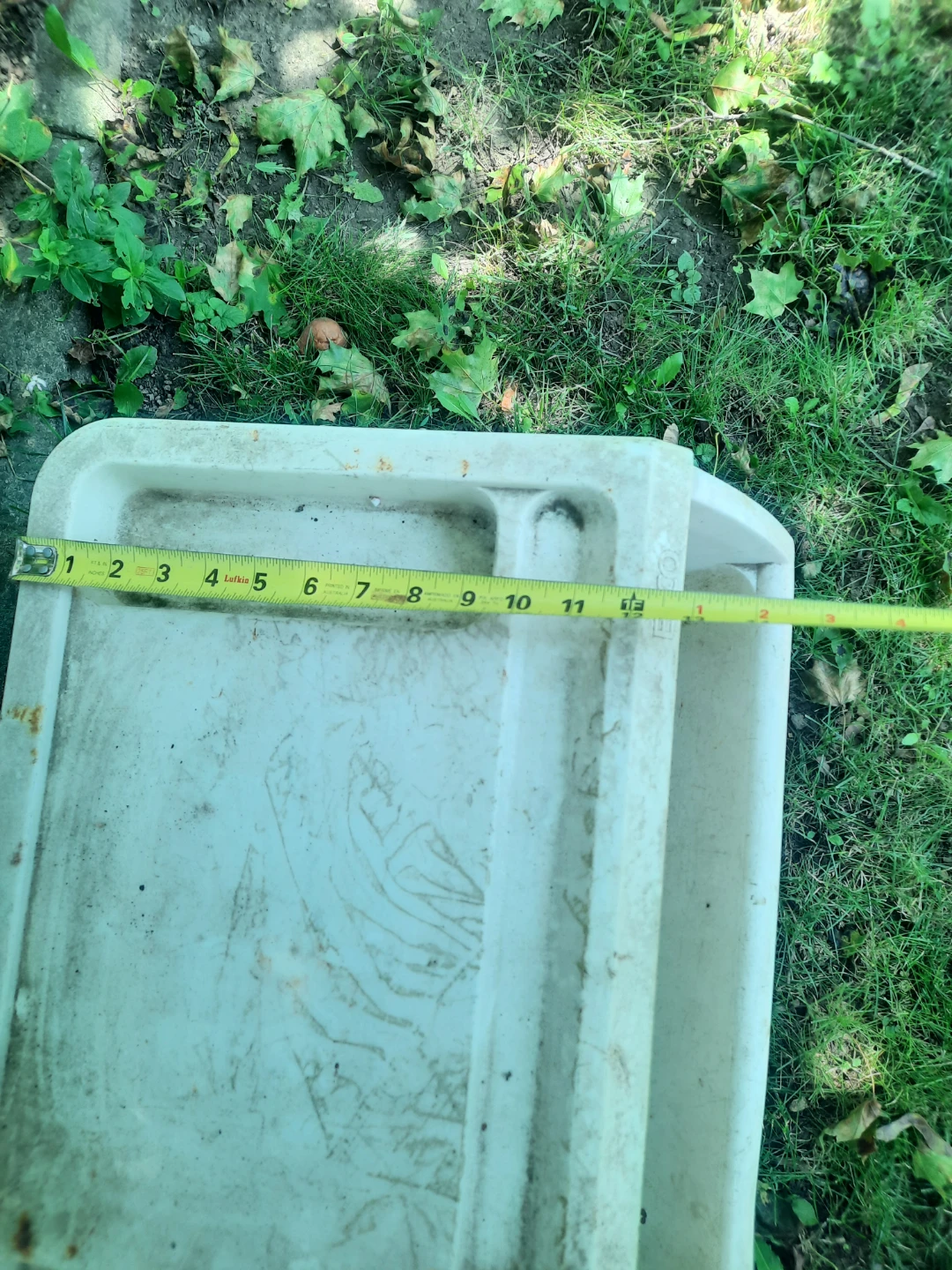 Plastic storage bin - photo 3