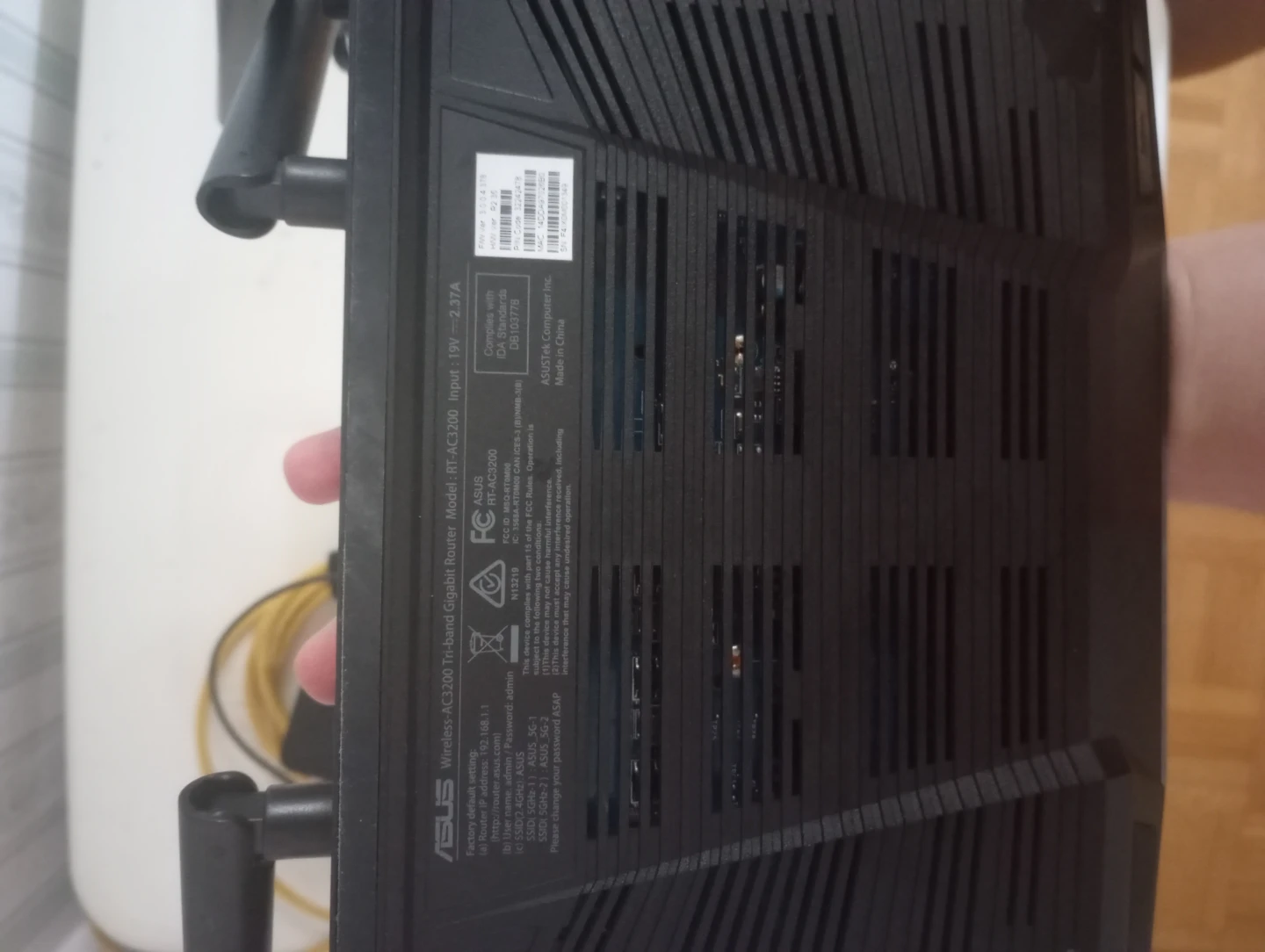 Asus wireless-AC3200 tri-band gigabit router - photo 4