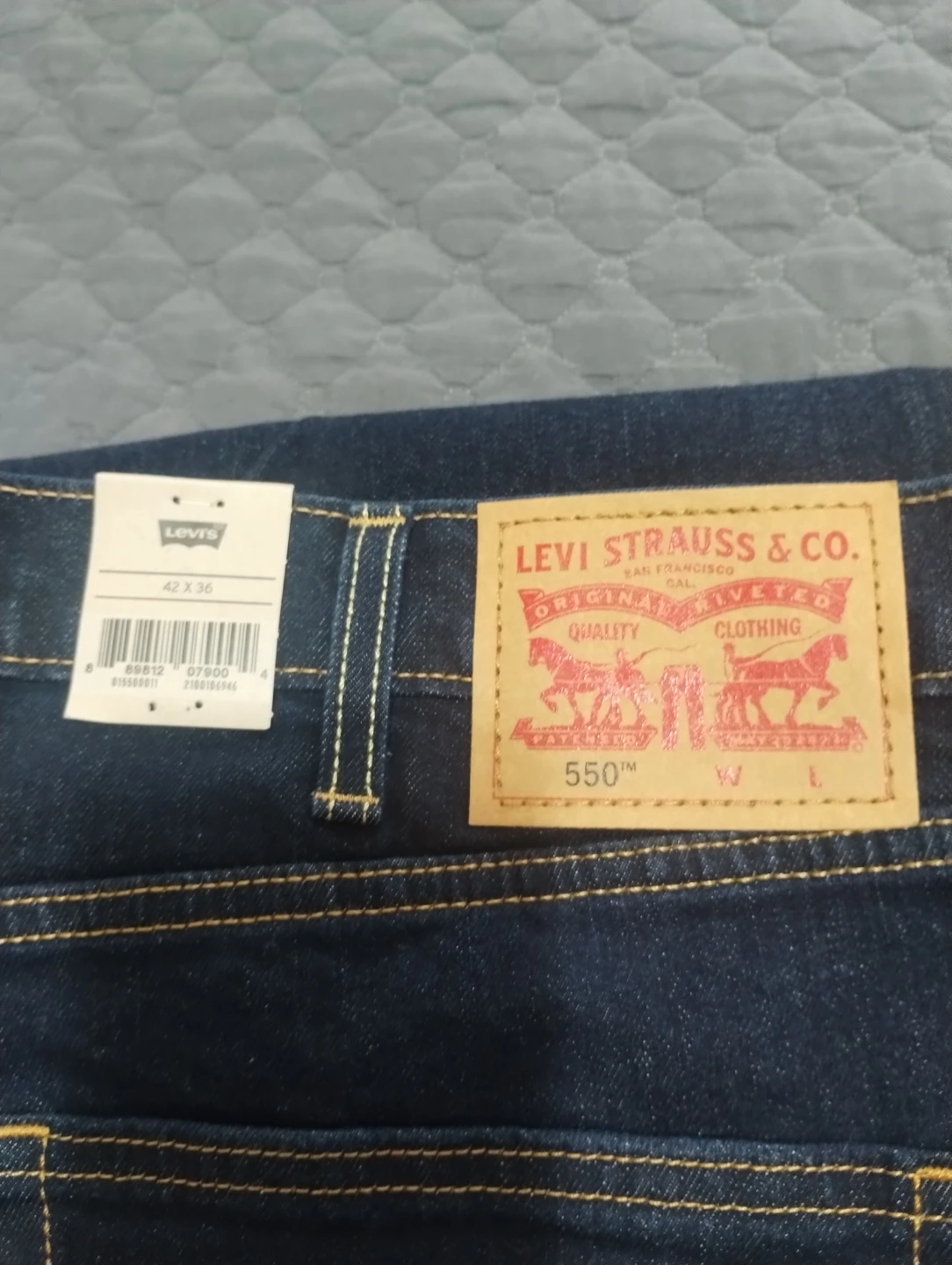 Levi's 550 Relaxed Fit Jeans Size 42x36