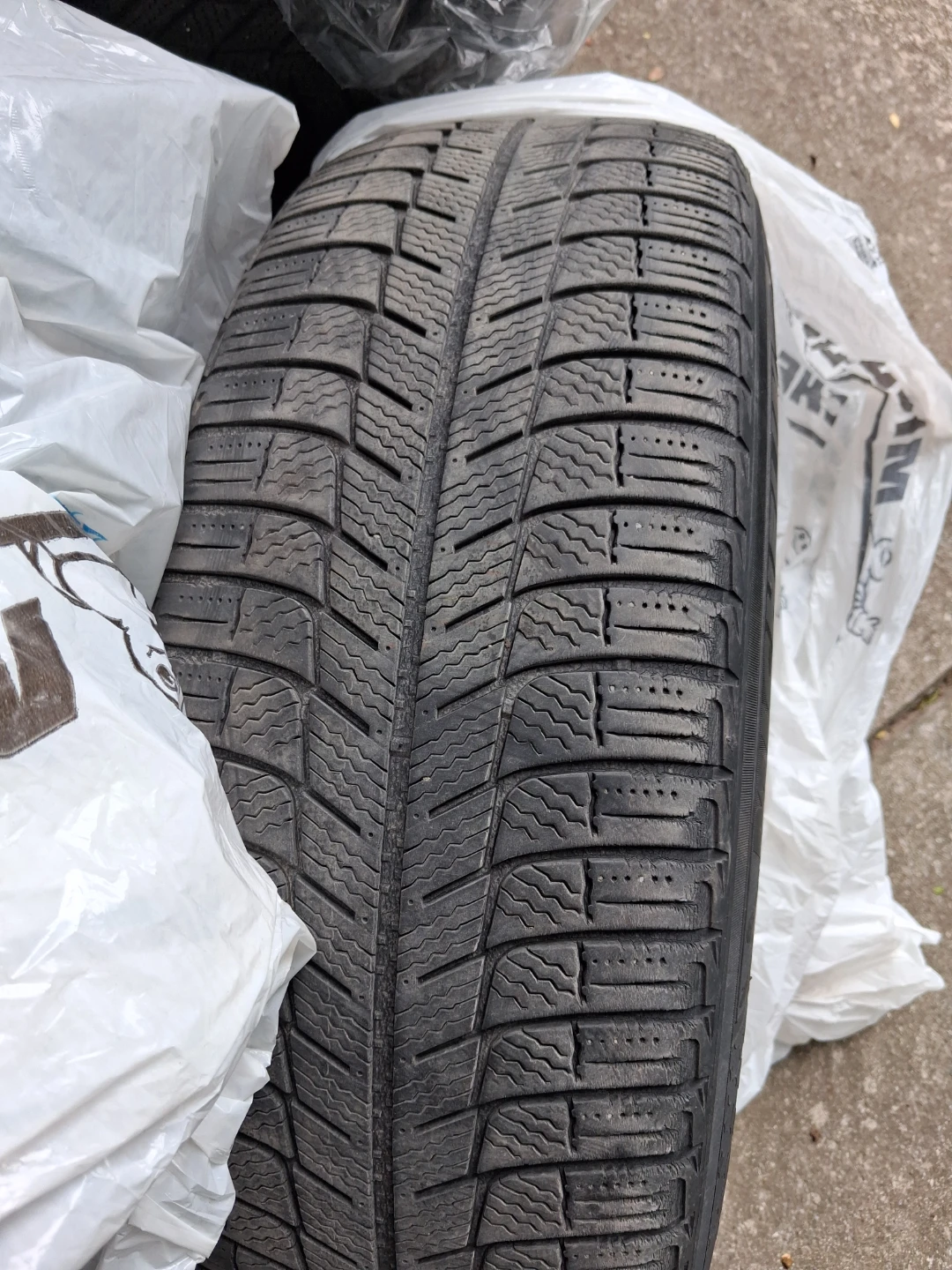225/60/17 Michelin X-ice Winter Tires. Subaru Forester, etc - photo 2