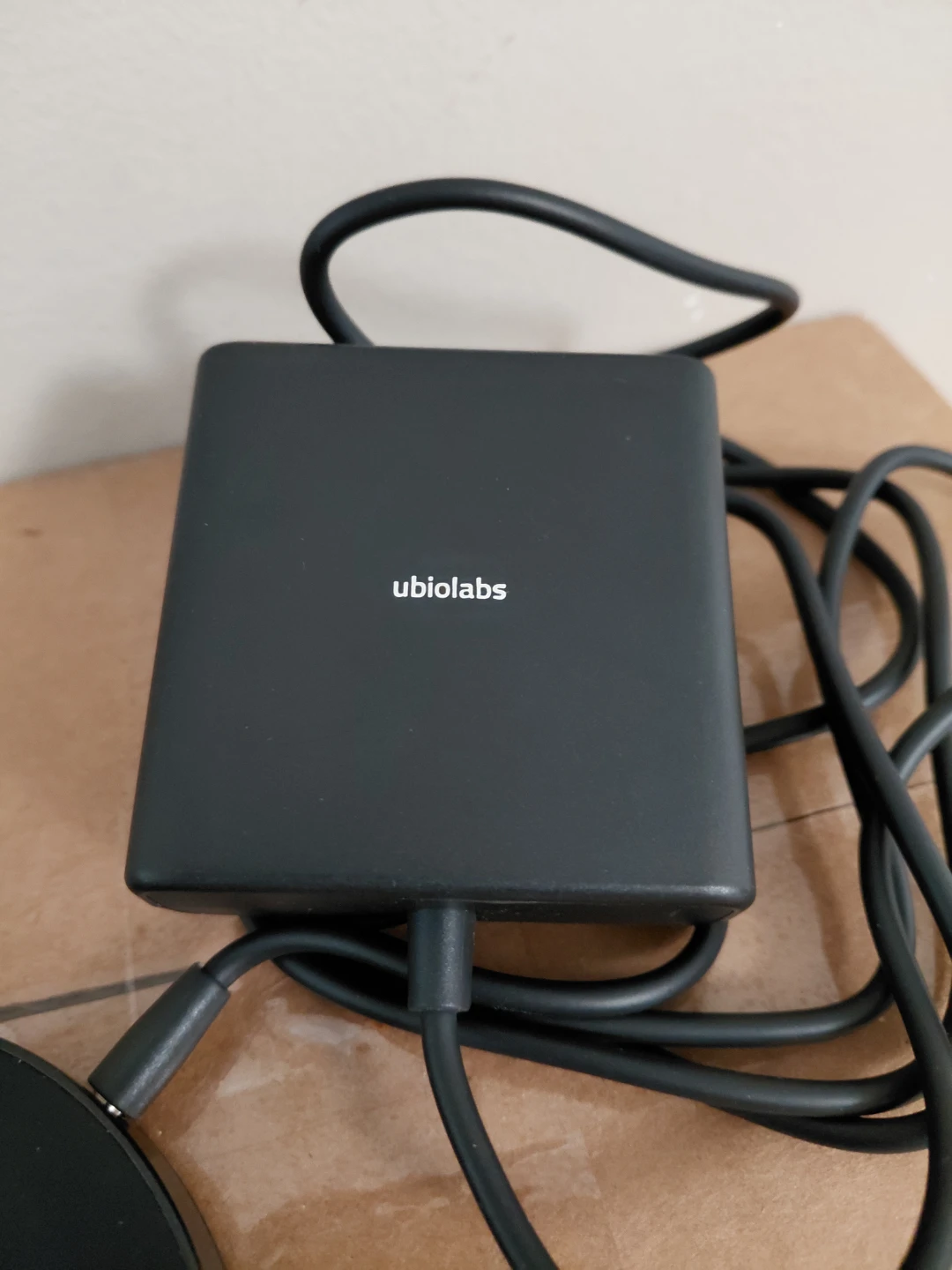Ubiolabs Wireless Charger and Power Adapter - photo 3