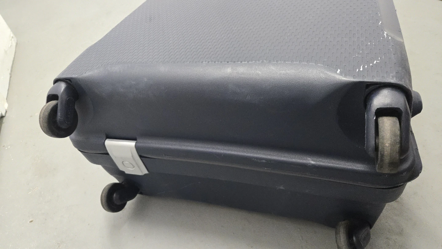 Delsey checked luggage - photo 5