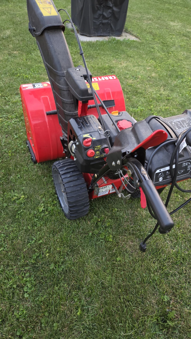 Craftsman 28" snowblower - photo 4