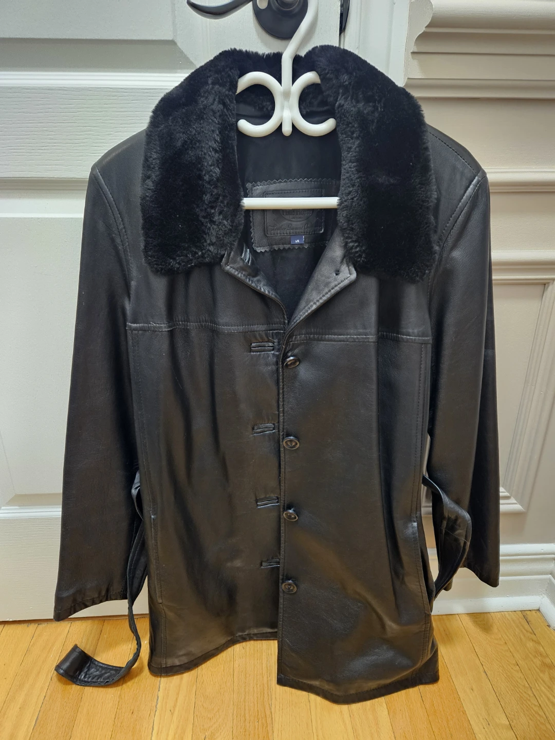Genuine Olde  Hide House Black Leather Jacket with Fur Collar
